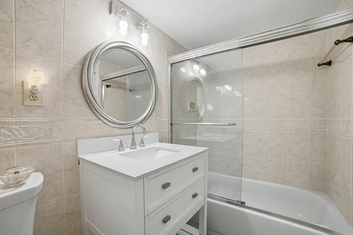 14-Bathroom