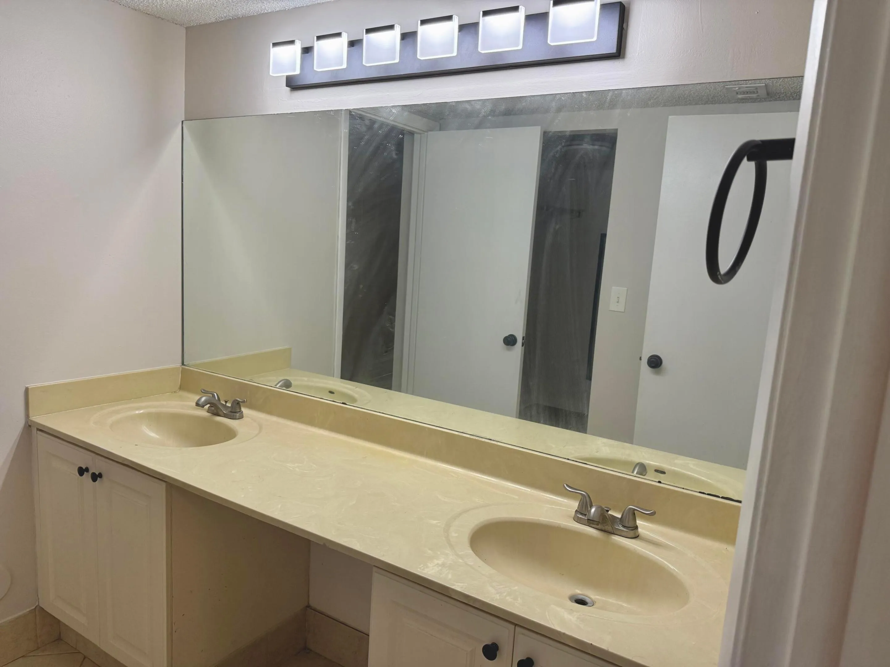 Master Vanity