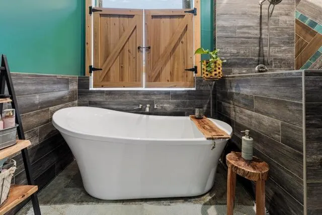 PRIMARYBATHROOM