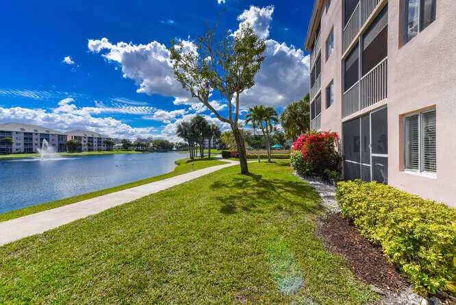 353 US1 Apt A108 Jupiter FL-small-023-00
