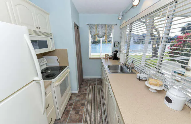 353 US1 Apt A108 Jupiter FL-small-012-03