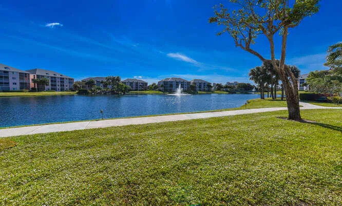 353 US1 Apt A108 Jupiter FL-small-039-00