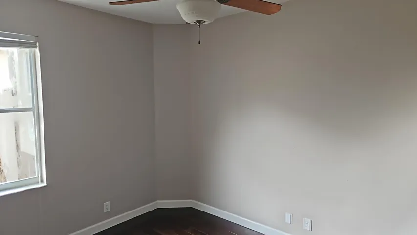 1000406484