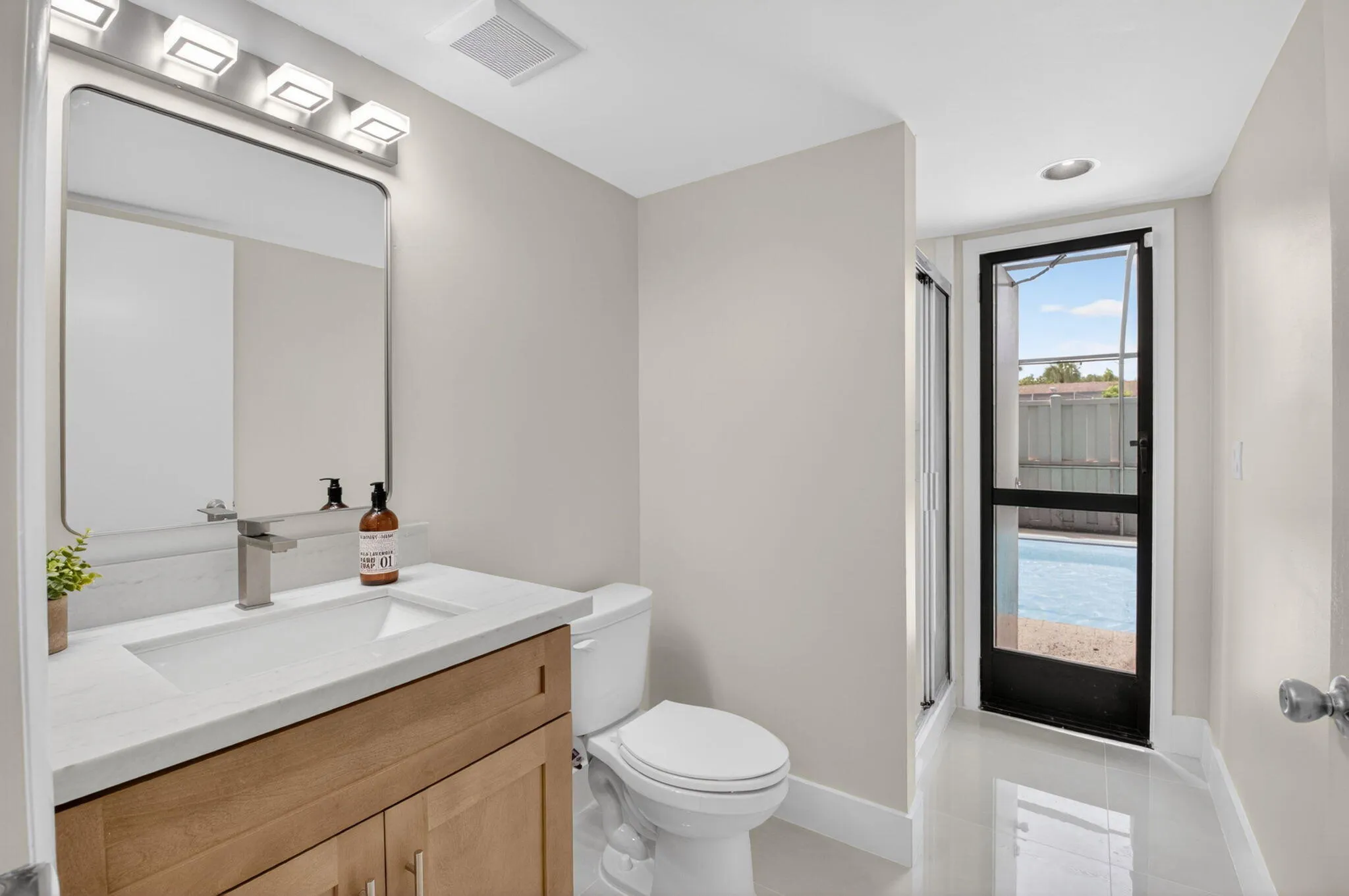 Bathroom 2/ Cabana Bath