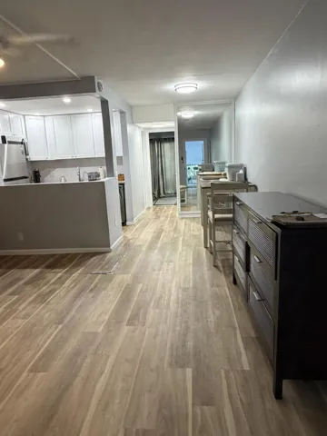 167 Lyndhurst L entry