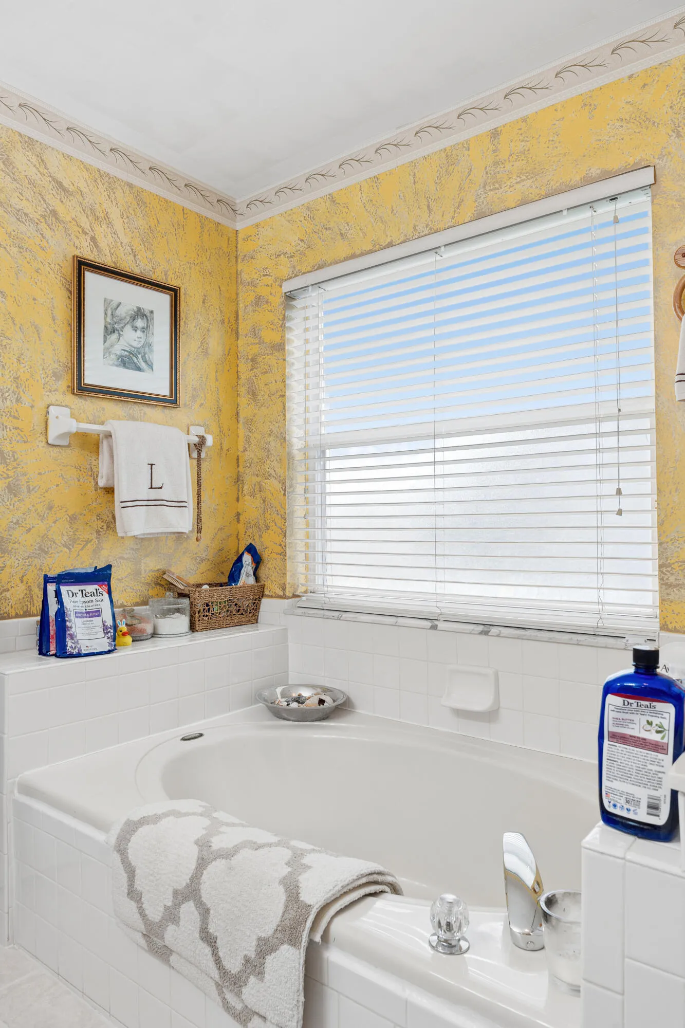 Master Bathroom - Tub