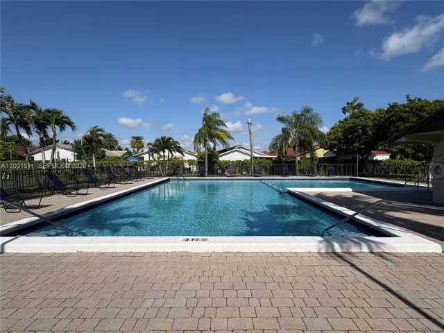 Community Pool - 1-1/2 blocks from the house
