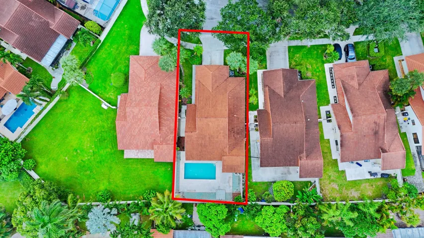 Let's make this your property! Single family residence on a cul-de-sac with a private pool.