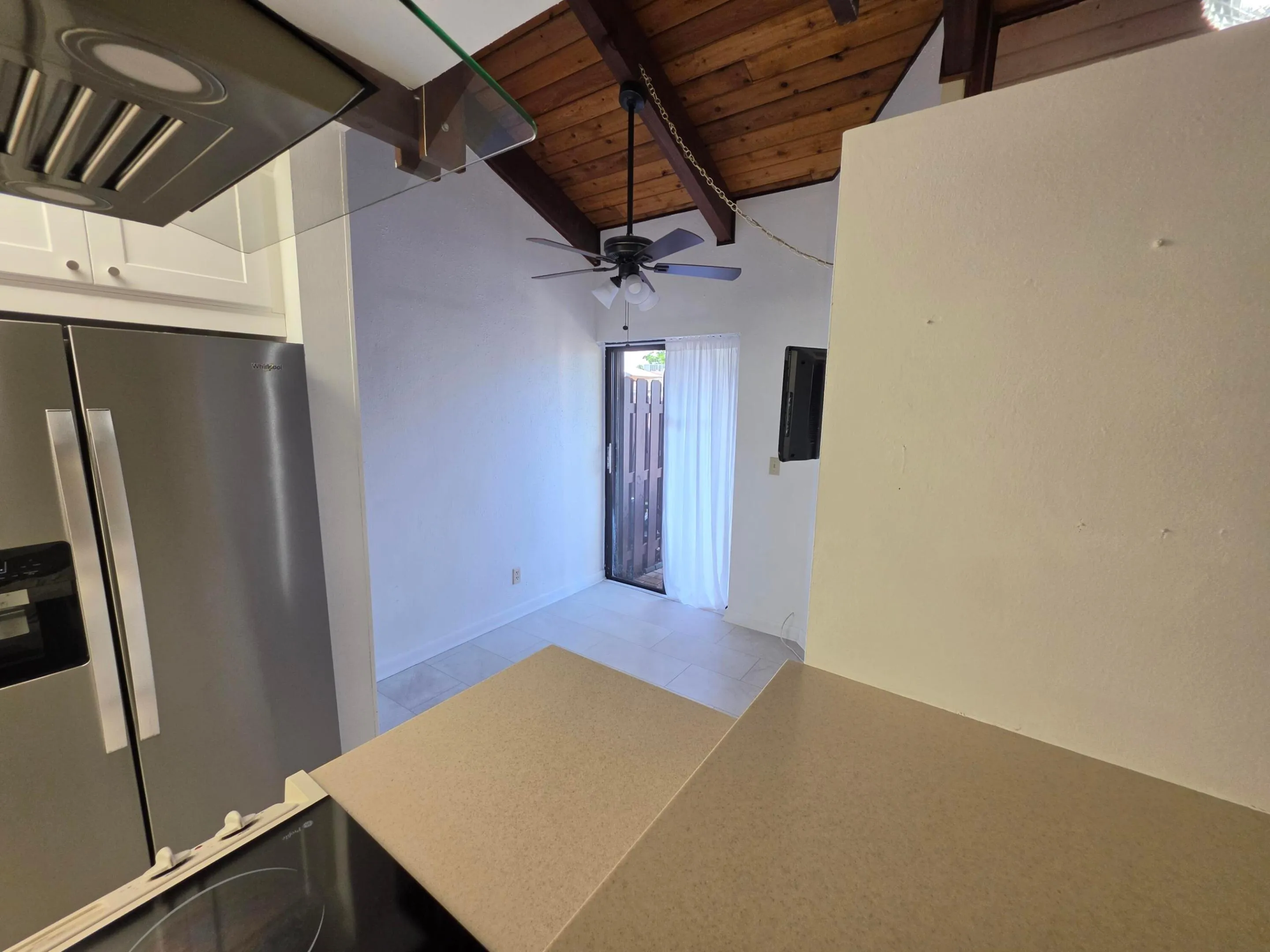 ADDITIONAL VIEW OF EAT IN KITCHEN AREA.