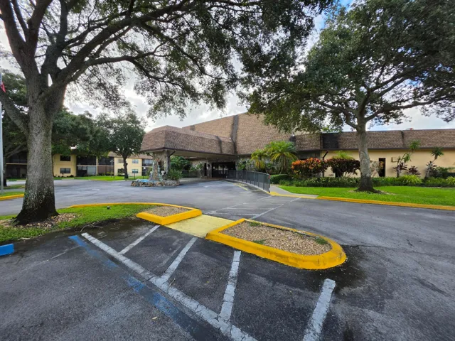 THE CLUBHOUSE AT CARRIAGE HILLS IS THE IDEAL SPOT TO MEET UP WITH FRIENDS AND NEIGHBORS OR TO ENTERTAIN FAMILY AND FRIENDS.