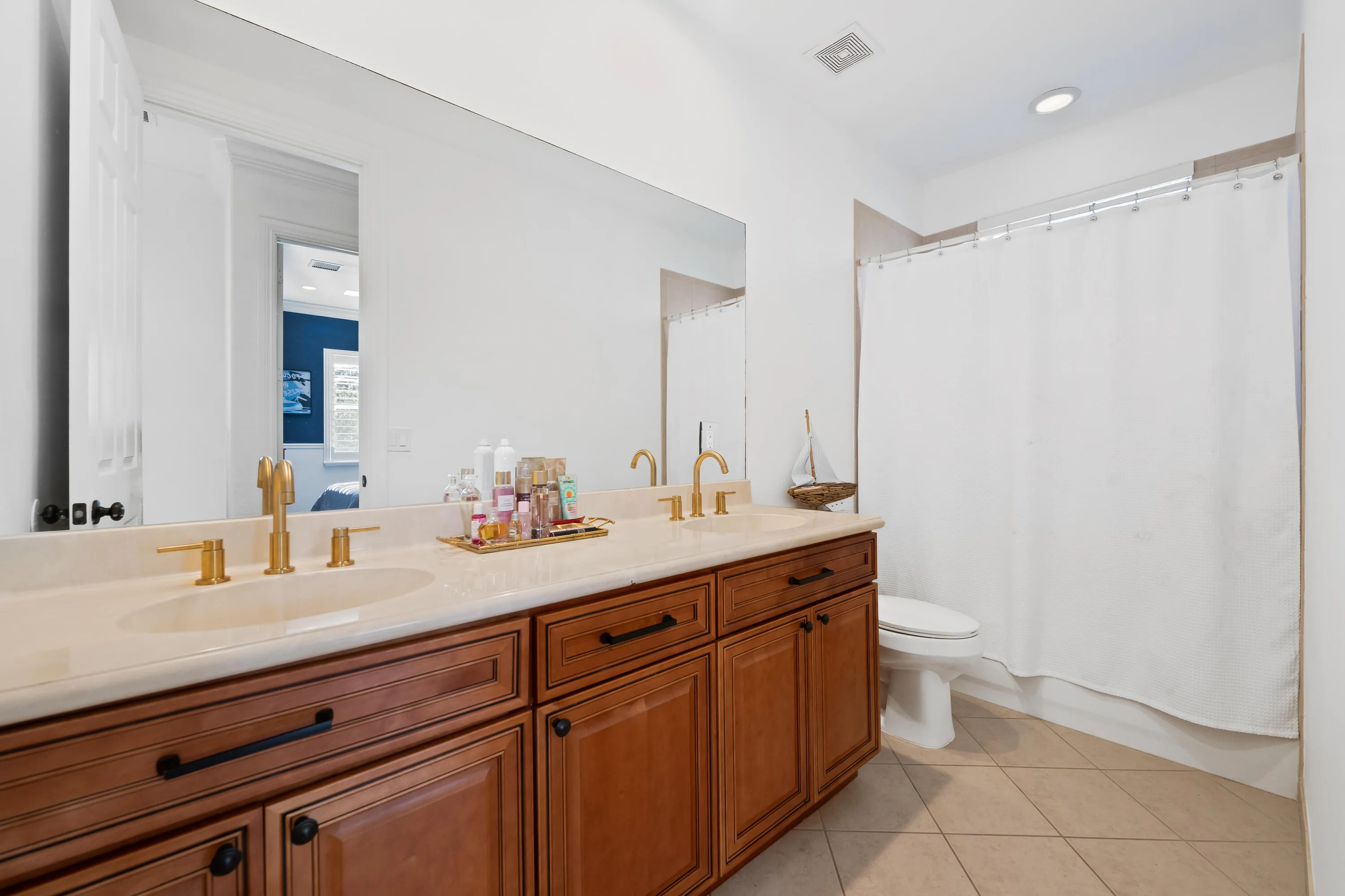 Upstairs Bathroom 1st