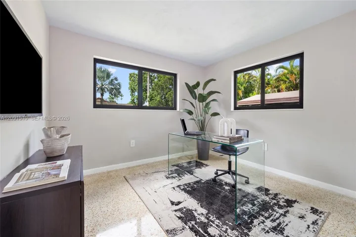Bedroom 2/Office