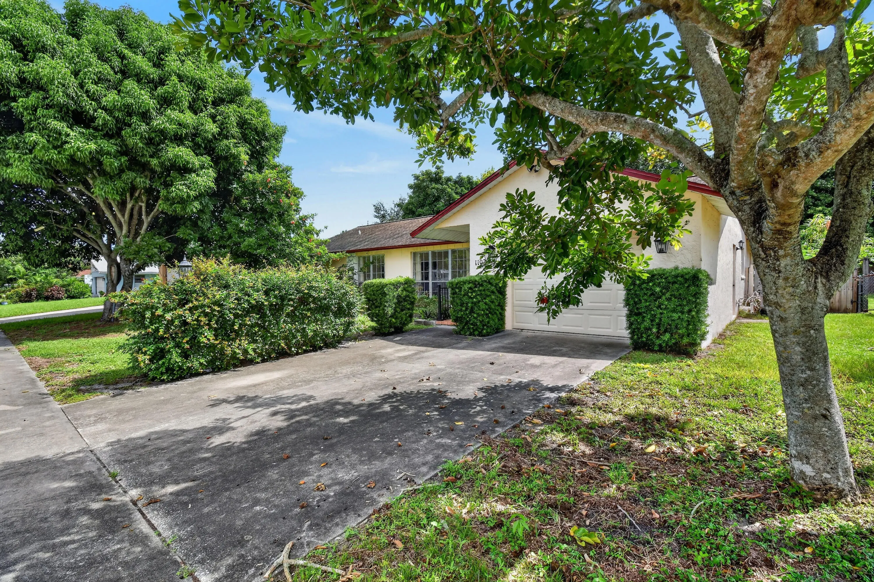 1102WestchesterDrE(5)