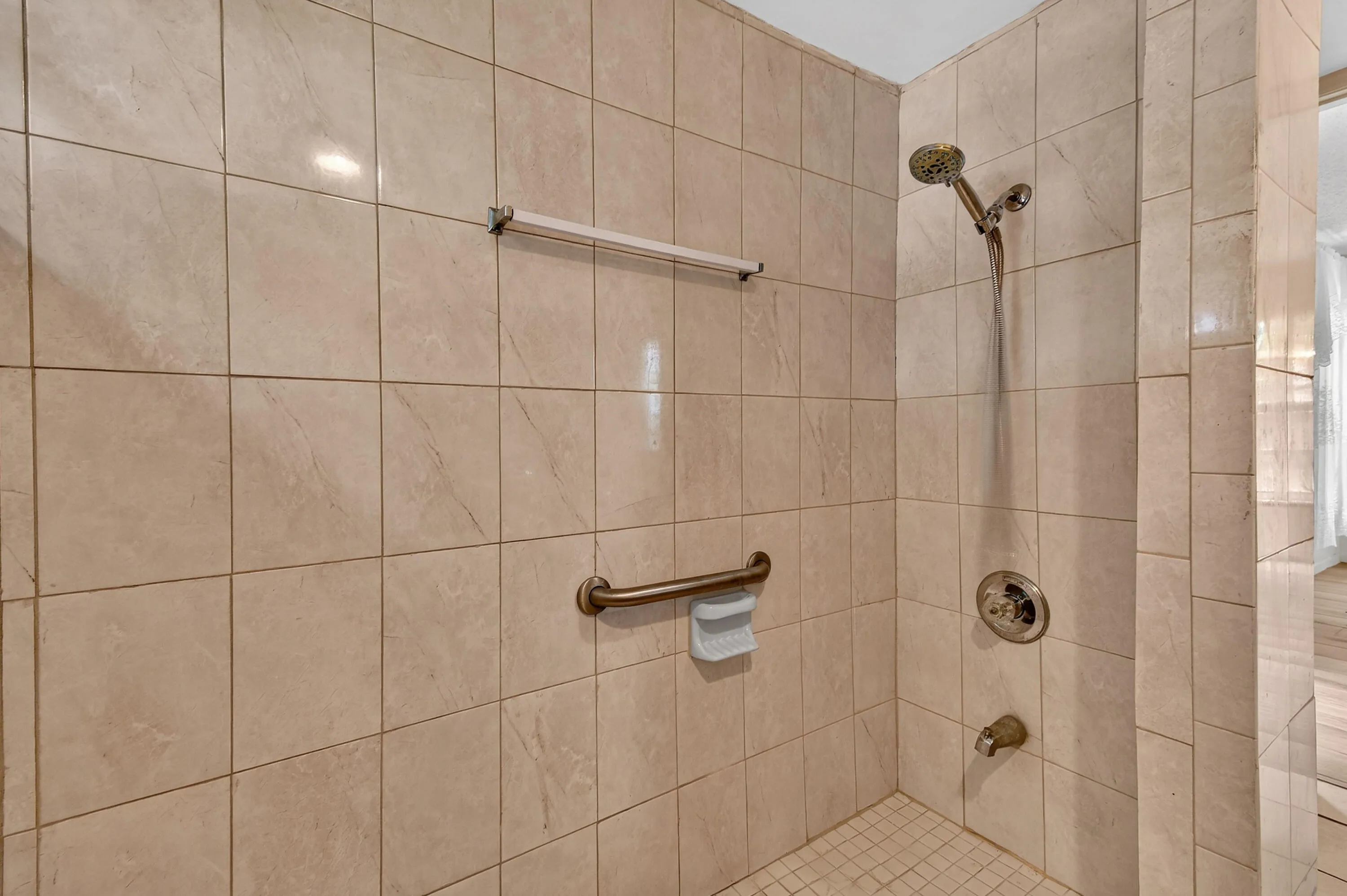 1102WestchesterDrE(24)