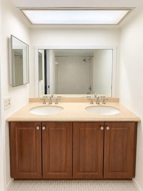 3800 Bathroom double sink