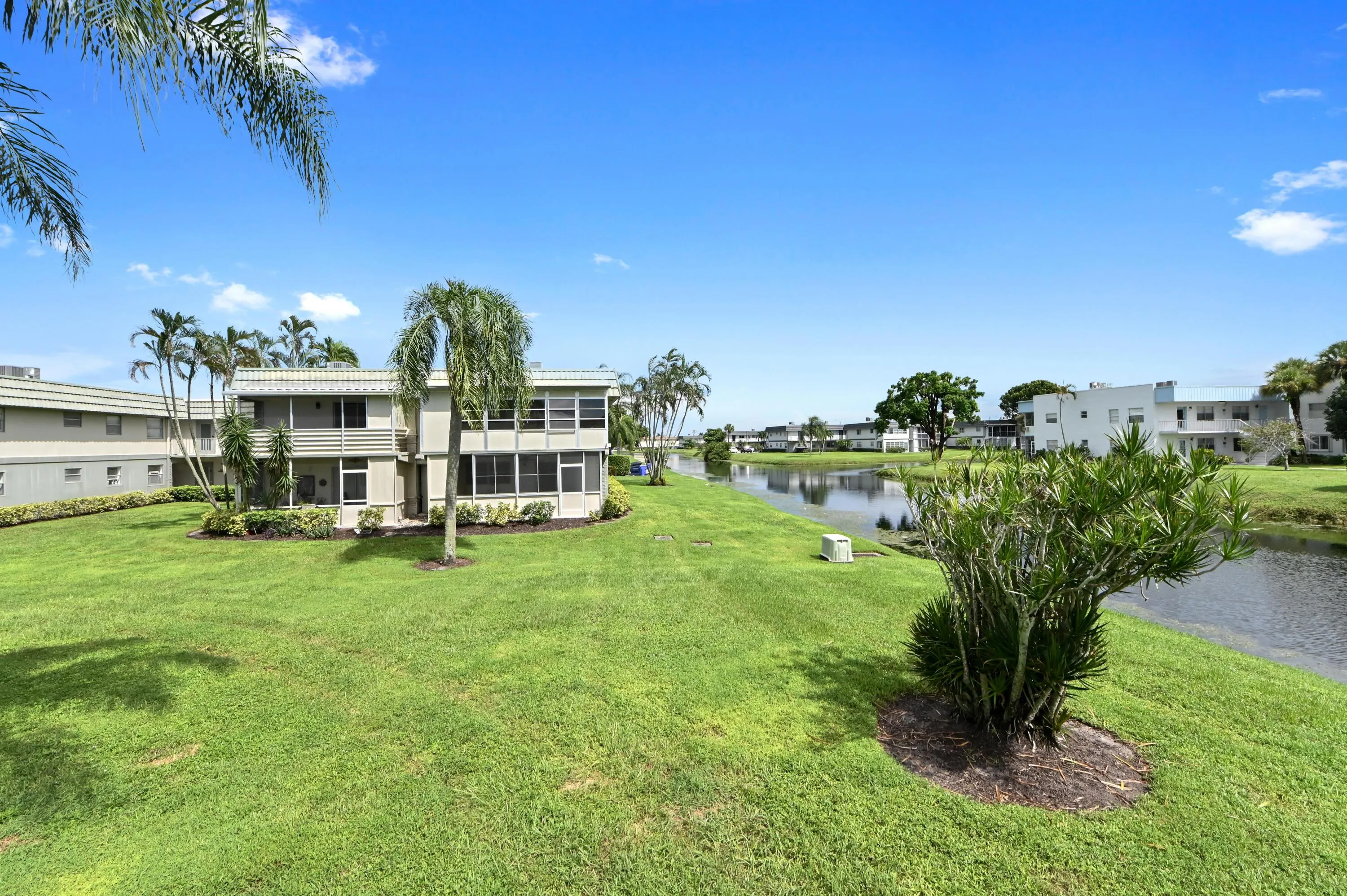 25 Rear 02