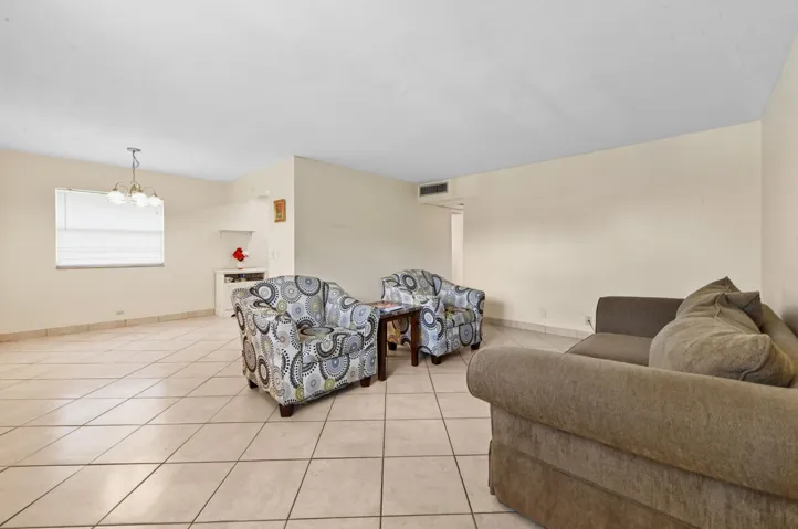 08 Living room 04