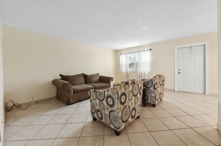 06 Living room 02