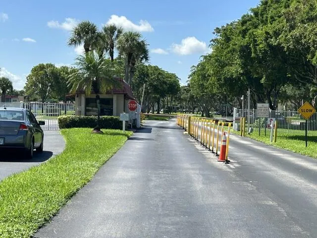 24/7 guard gated