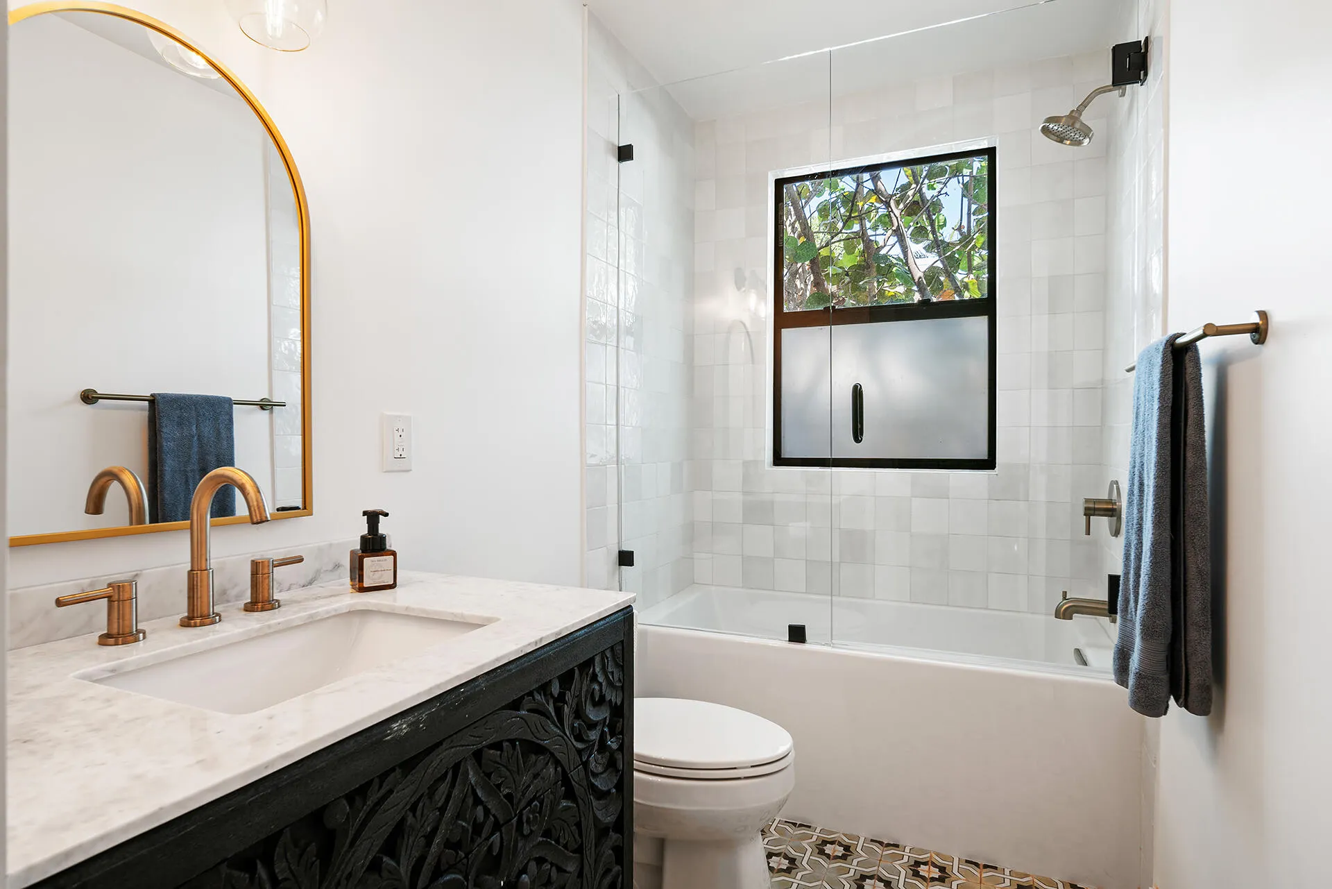 520-28TH-ST-33407-023