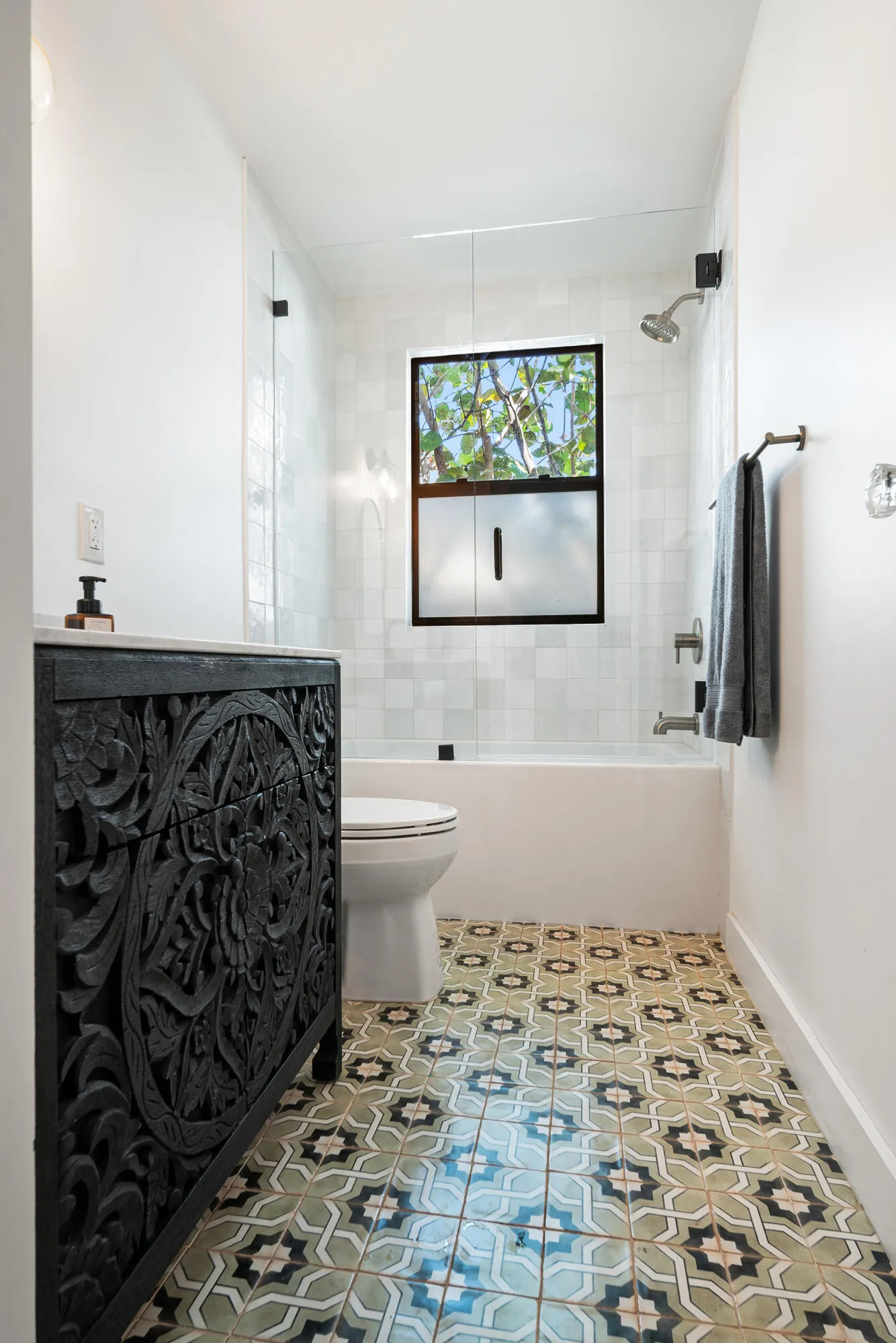 520-28TH-ST-33407-024
