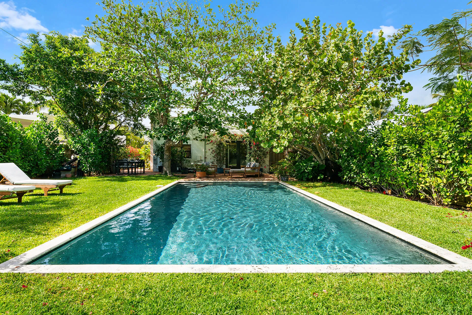 520-28TH-ST-33407-040