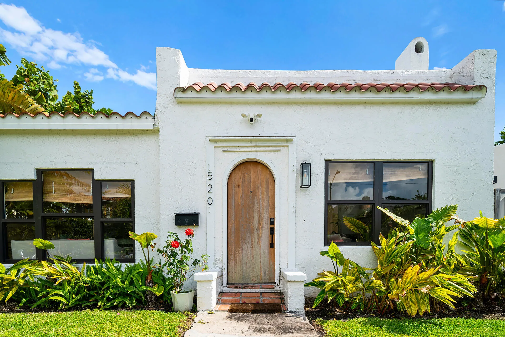 520-28TH-ST-33407-043