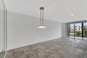 1000250493