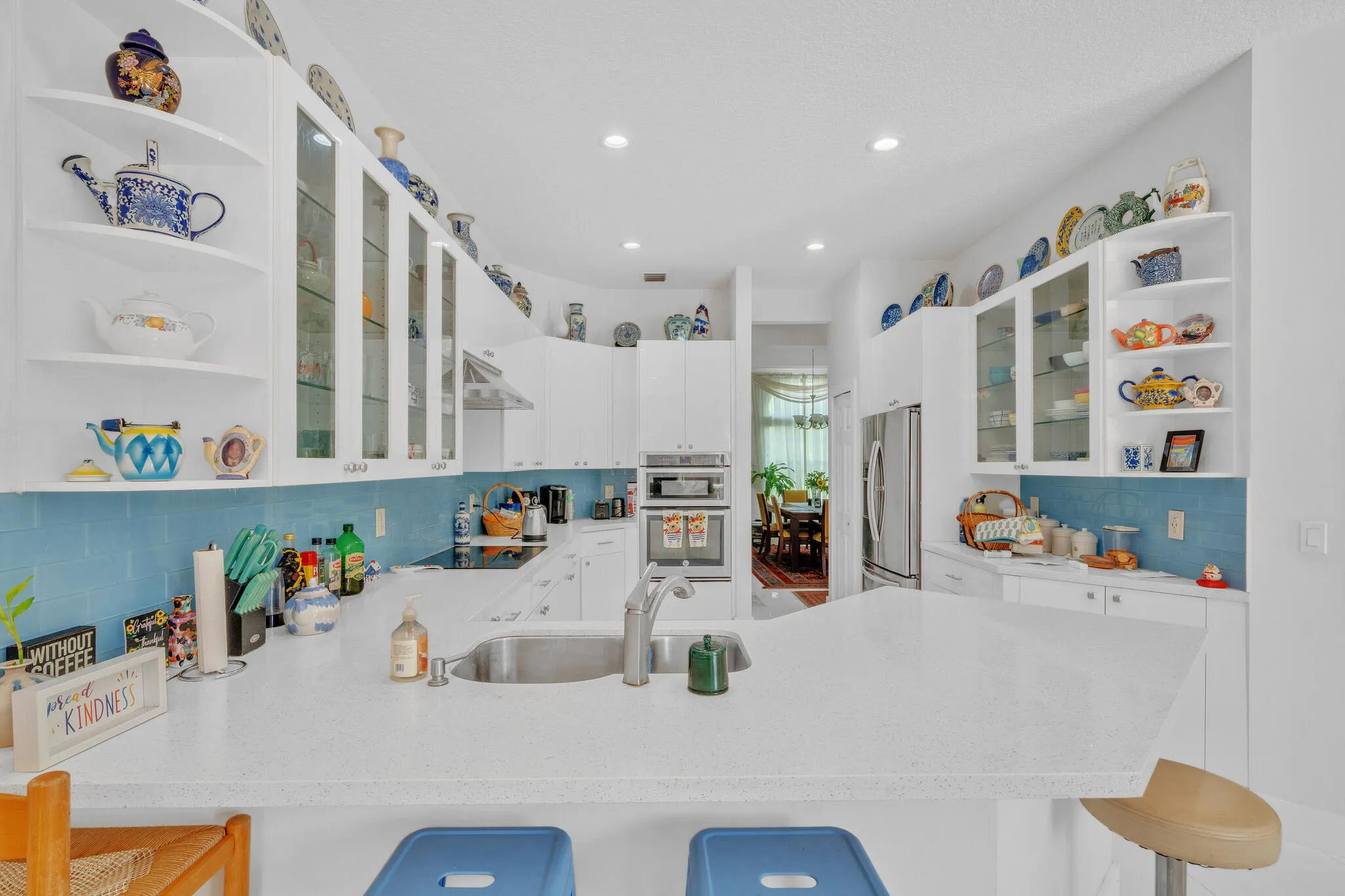 16 Kitchen (2)