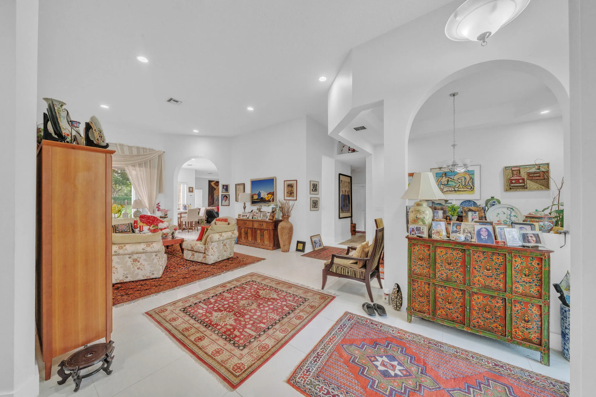 8 Living Area