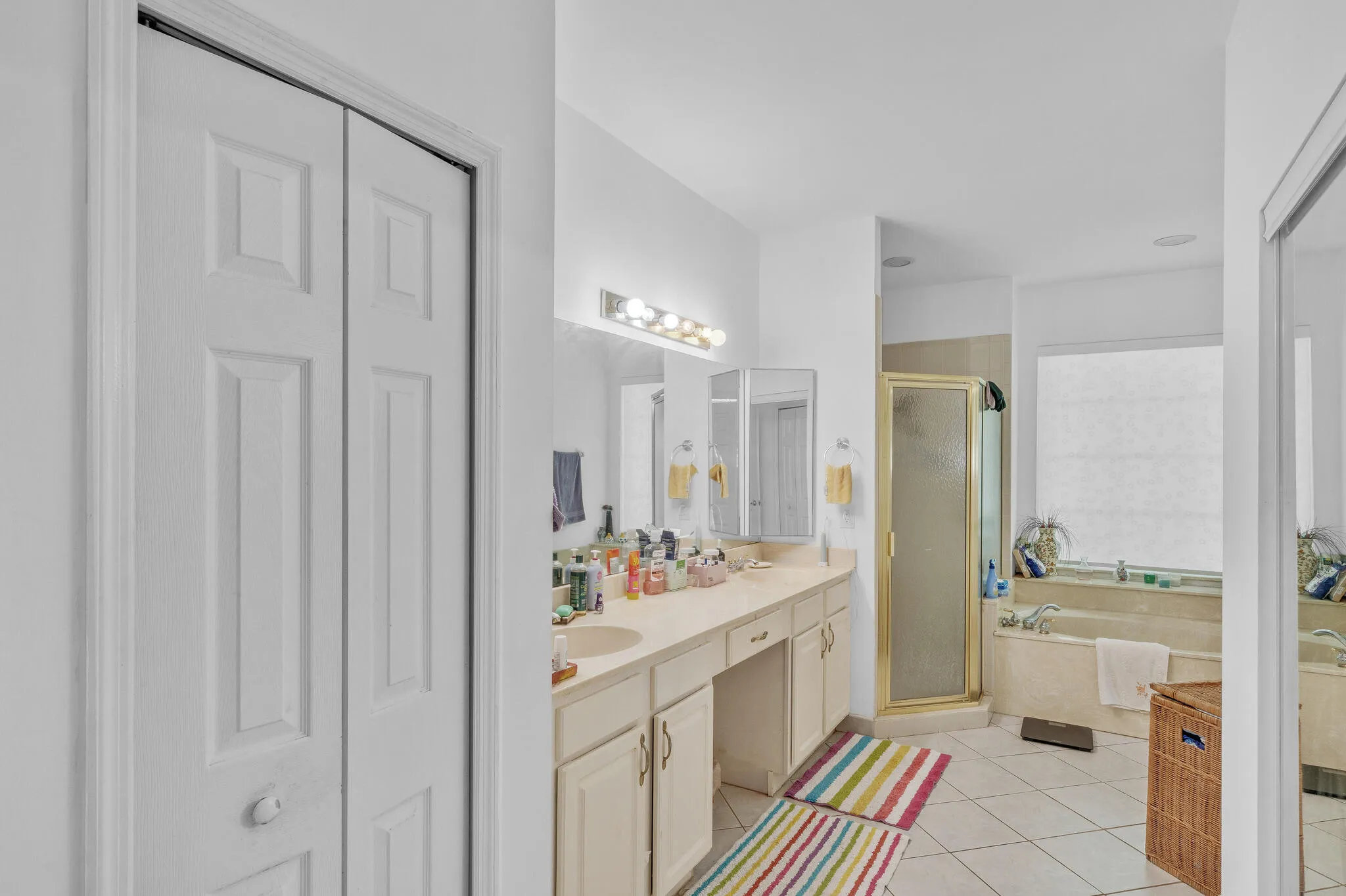 7 Primary Bedroom Suite (4)
