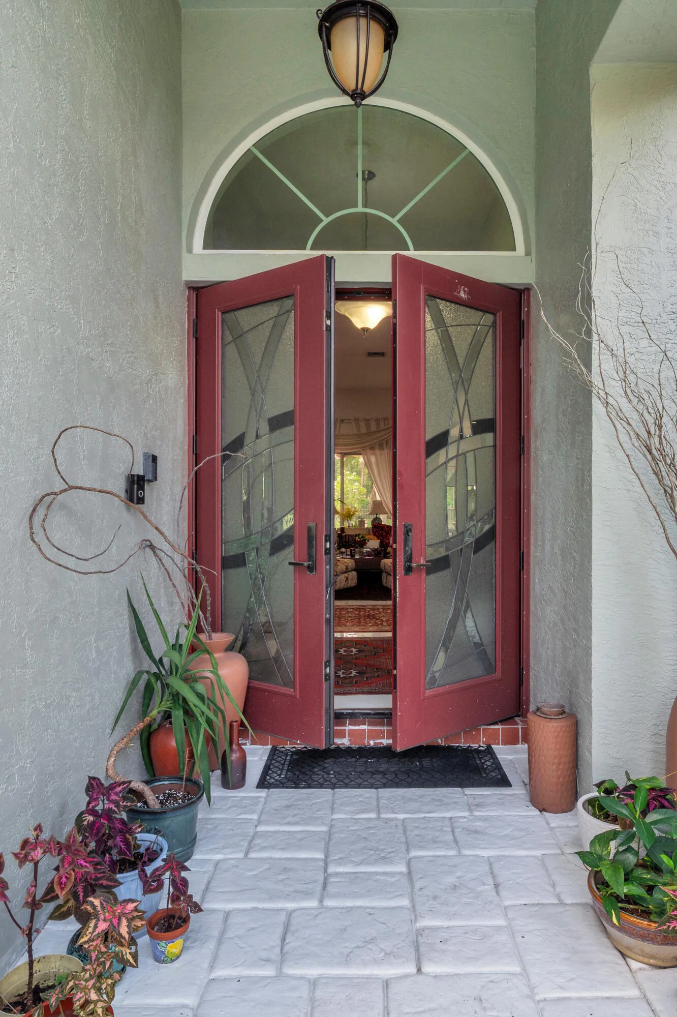 1 Exterior Front (4)