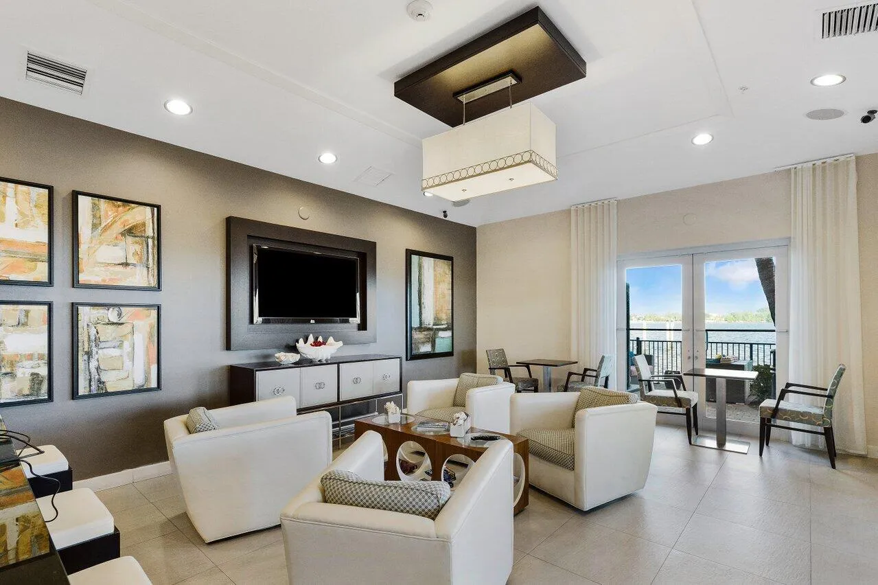 043-2700NFederalHighway-BoyntonBeach-FL-