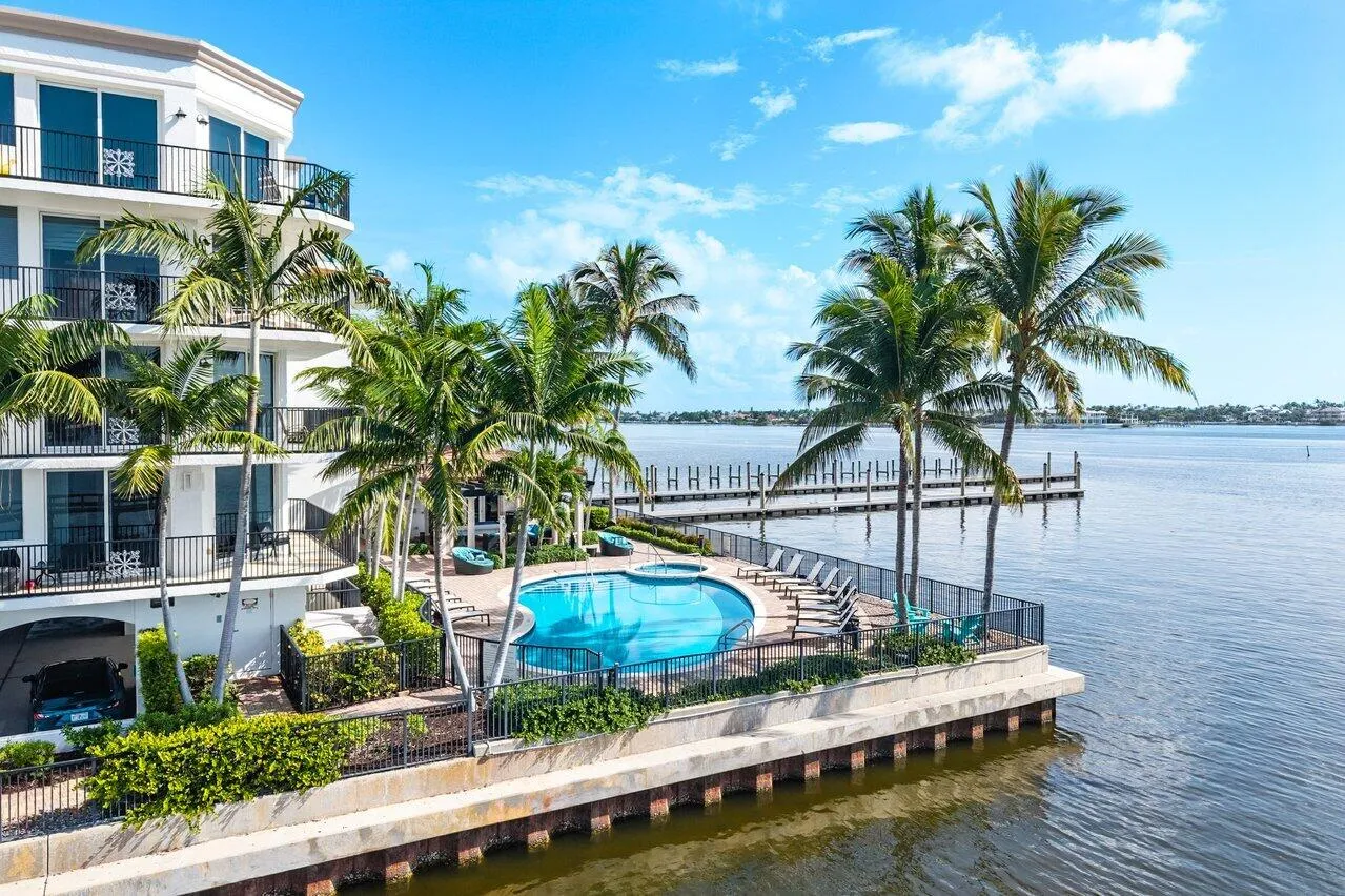 049-2700NFederalHighway-BoyntonBeach-FL-