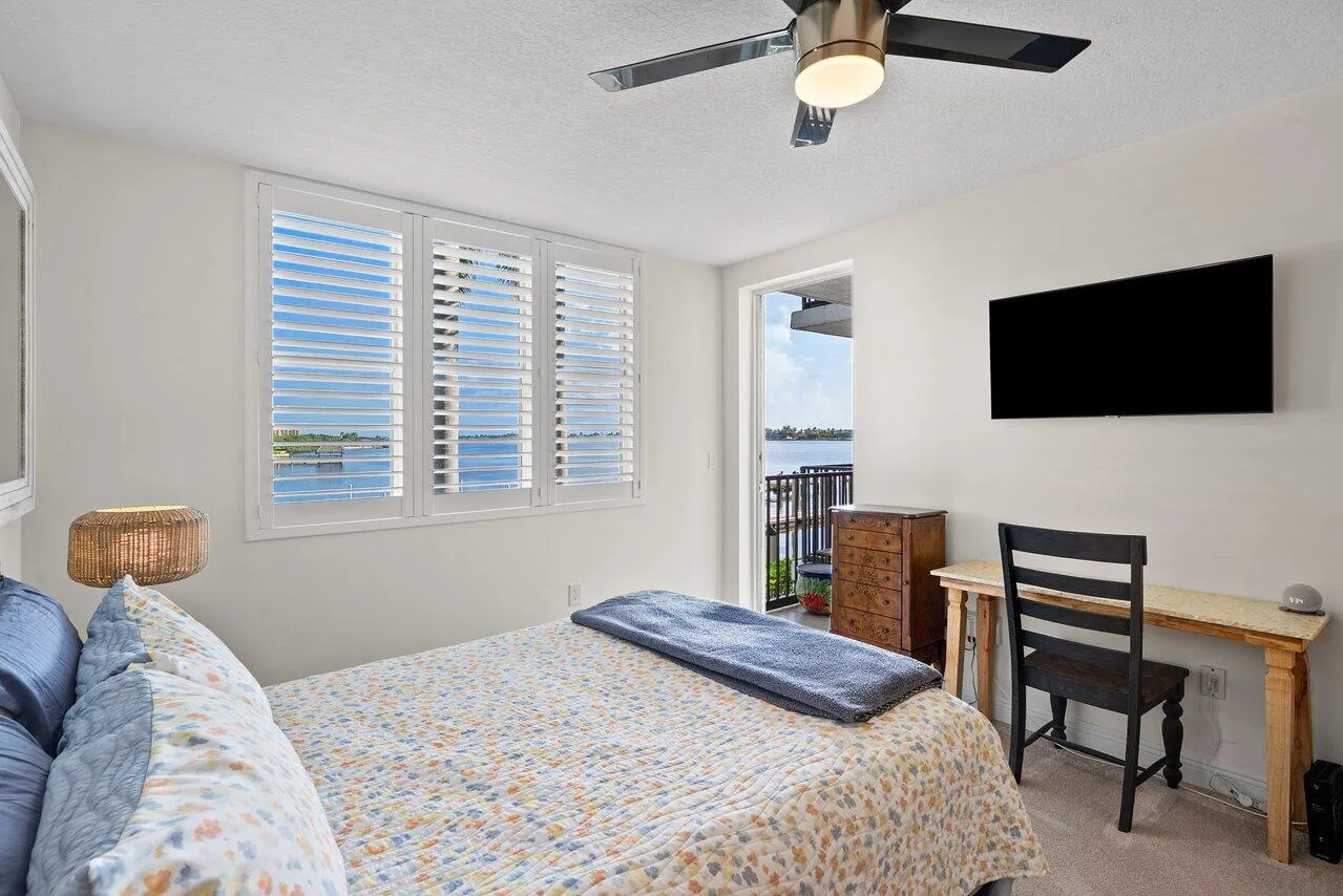 026-2700NFederalHighway-BoyntonBeach-FL-