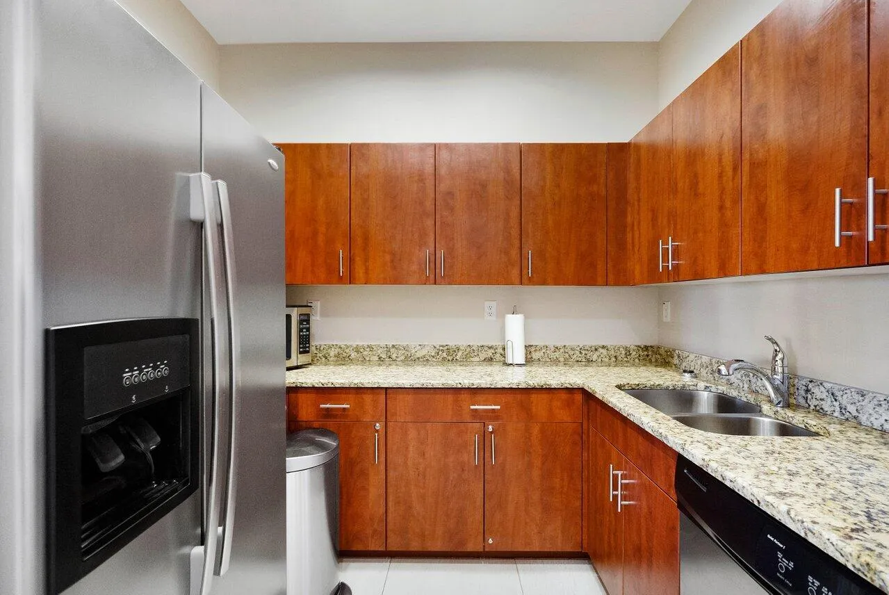 045-2700NFederalHighway-BoyntonBeach-FL-
