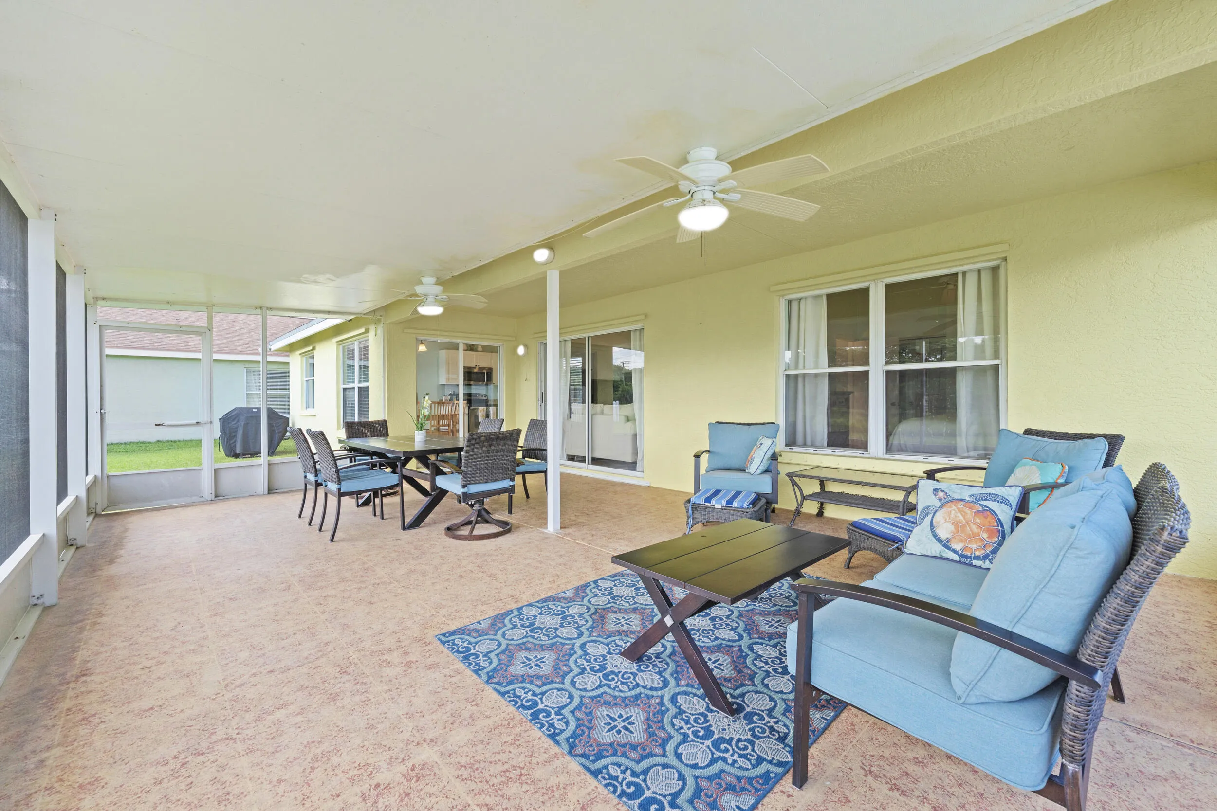 You'll love this Large Patio!