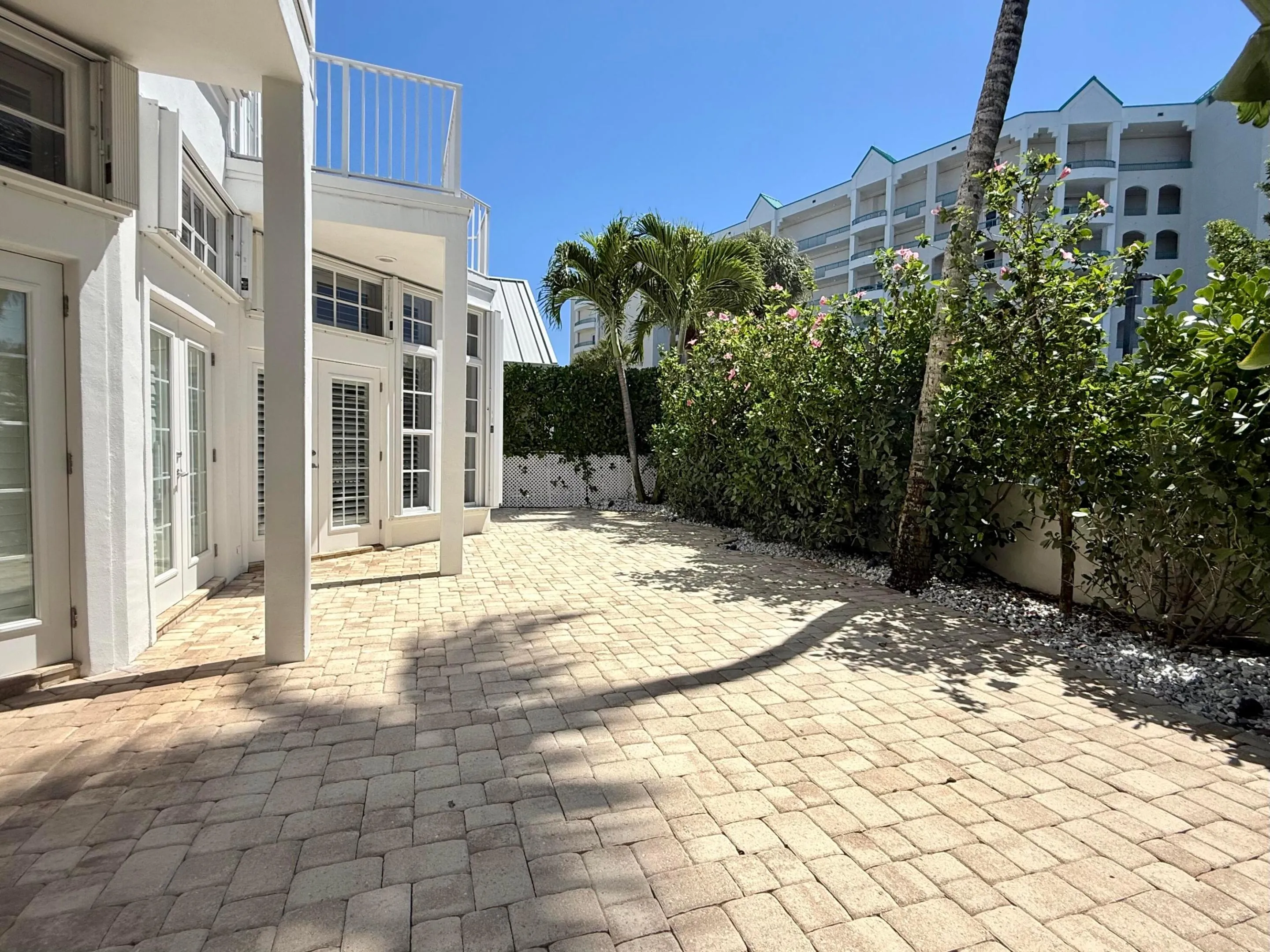 130 Jupiter Key Backyard