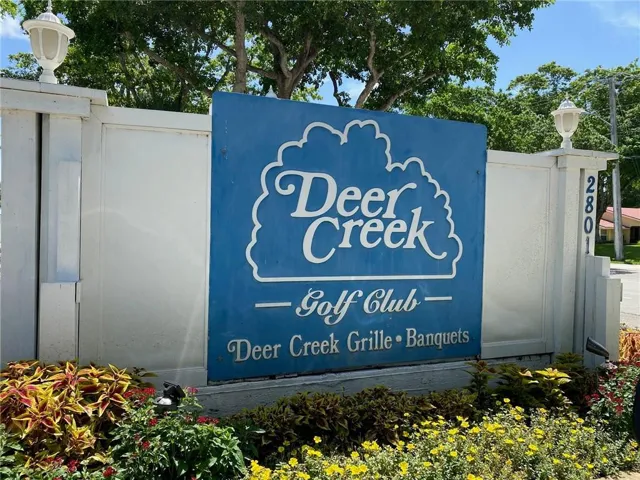 Grab a bite at the Deer Creek Grille.