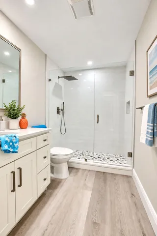 Guest bath.