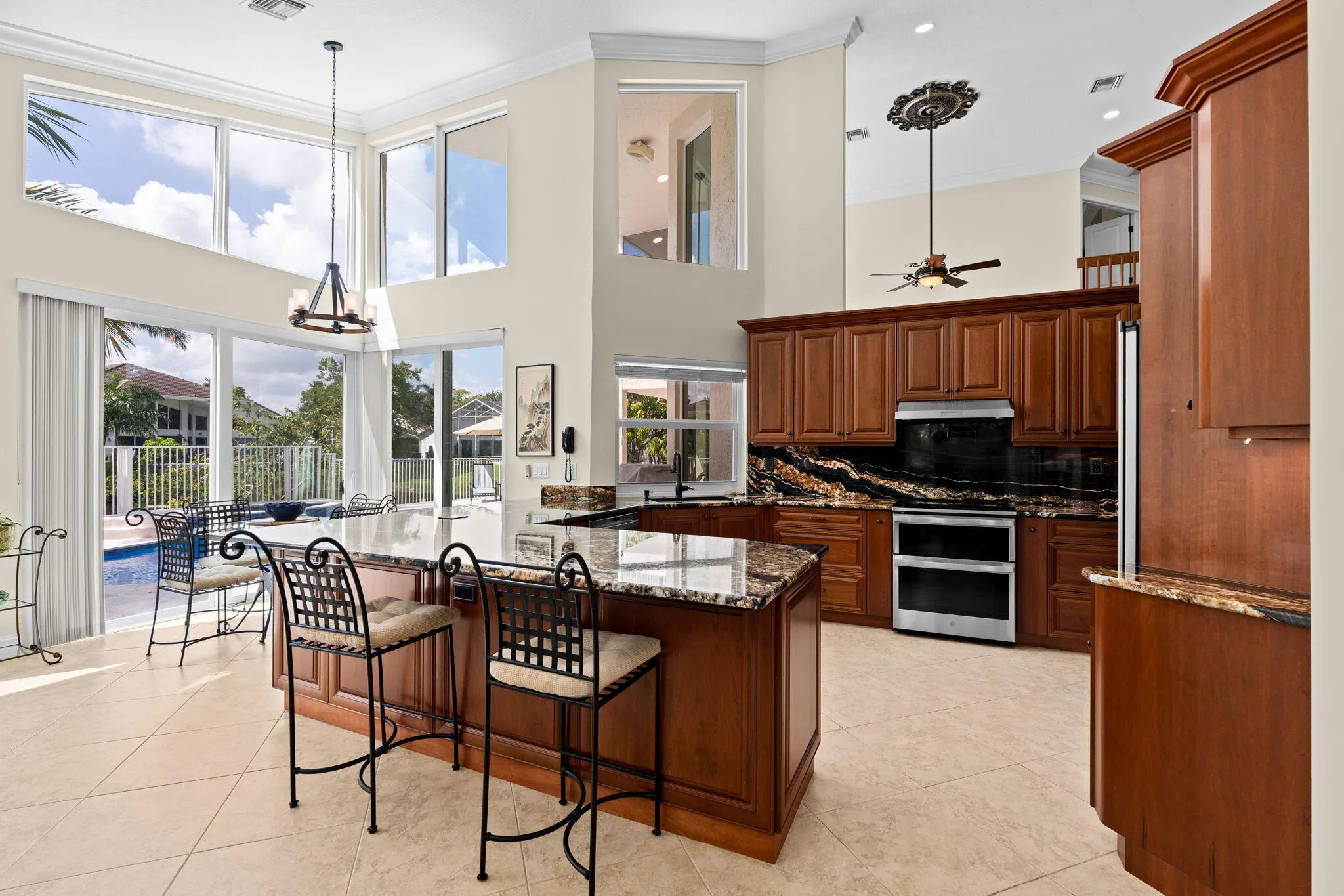 20-web-or-mls-A7408353
