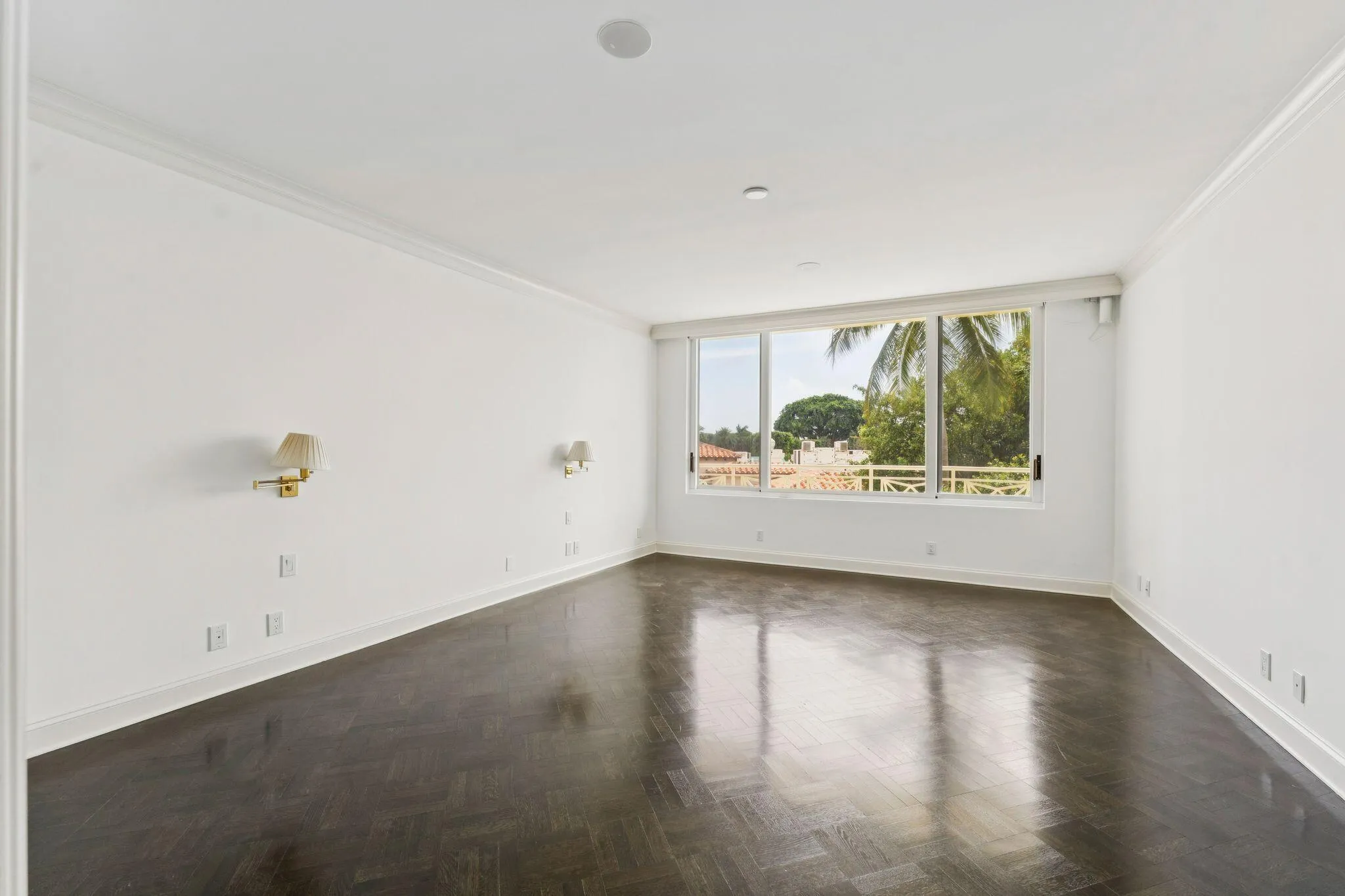 primary or guest bedroom #1