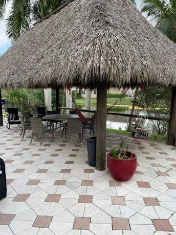 Outdoor Tiki