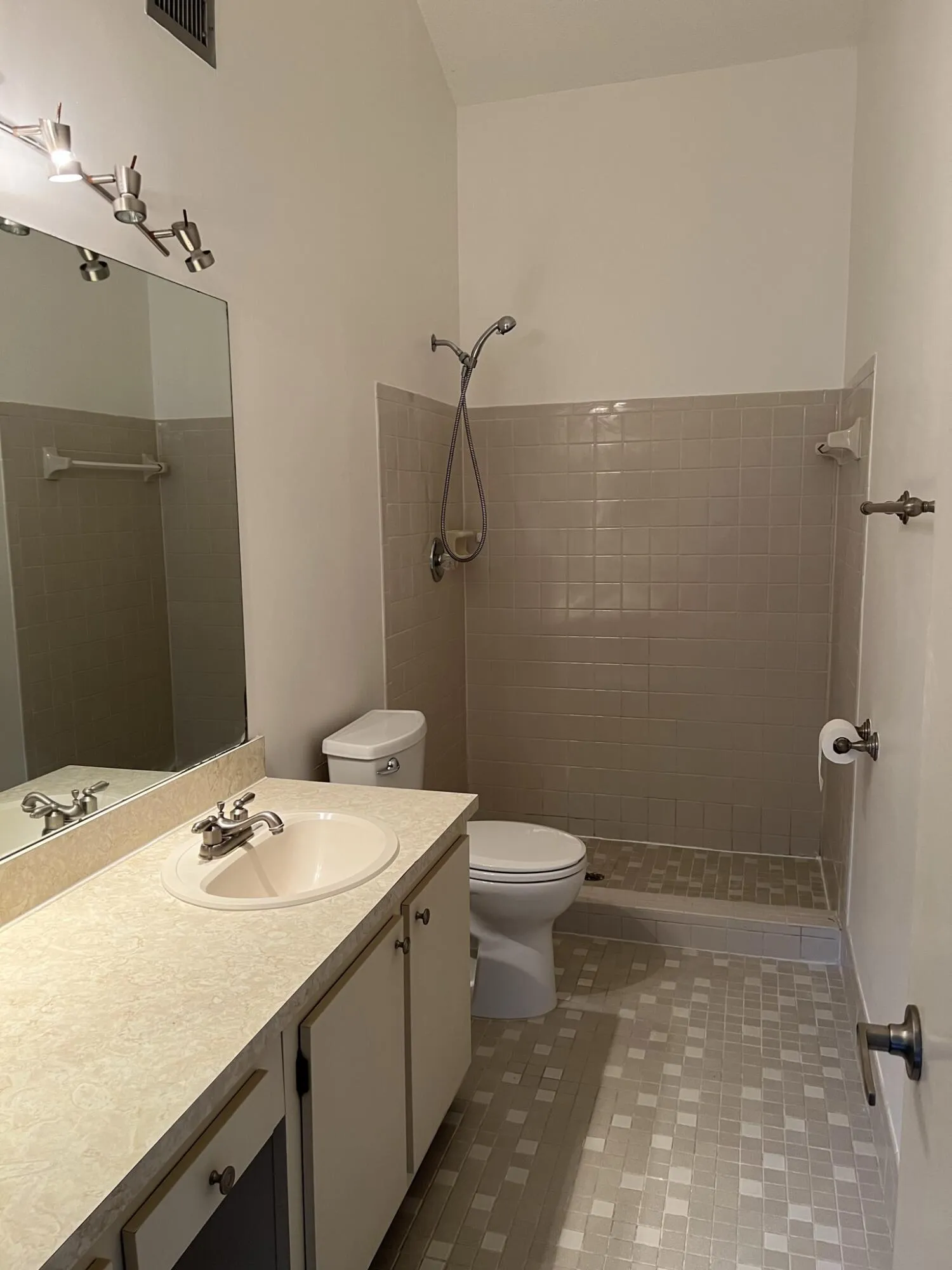 Primary Bathroom with high ceilings.