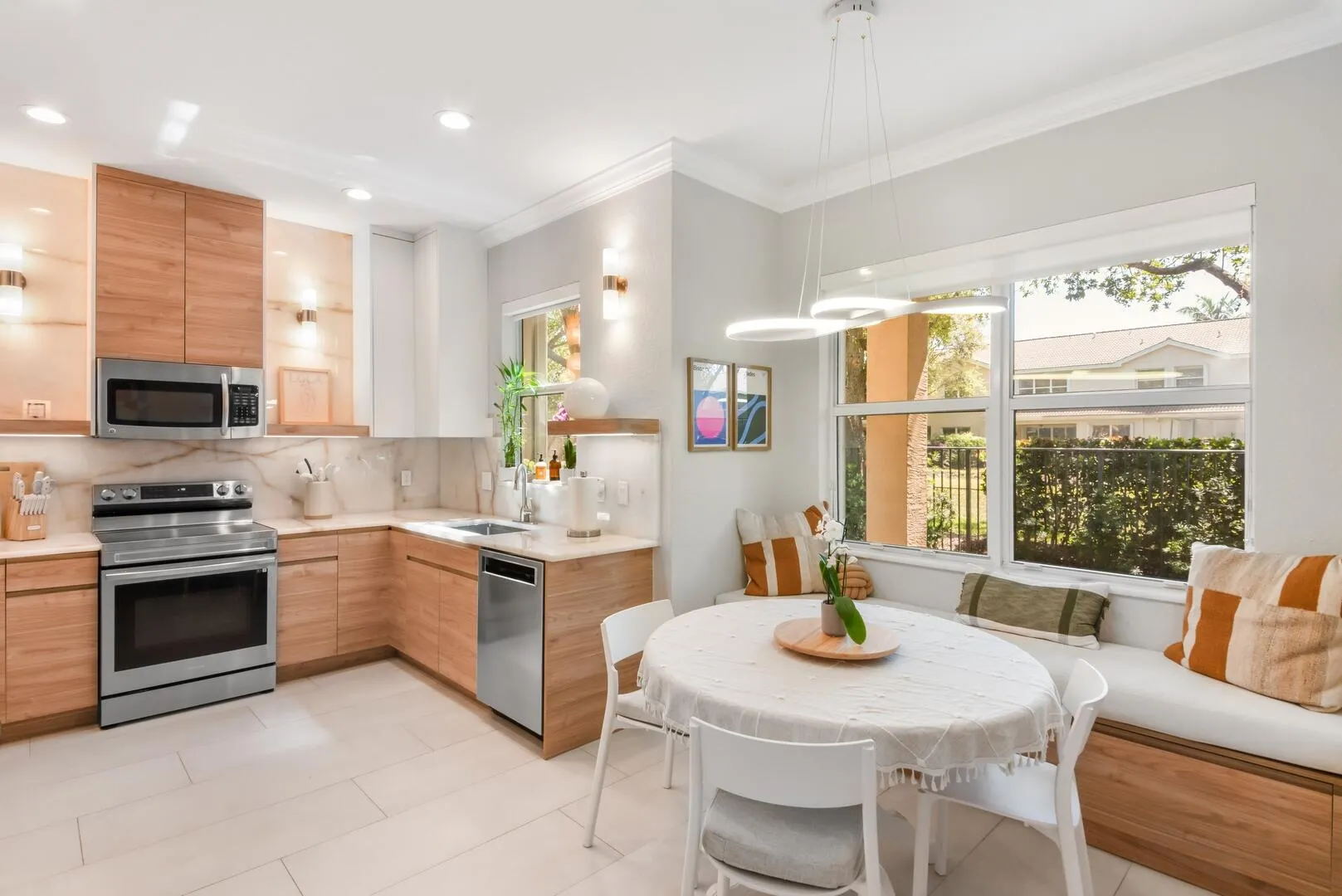 Breakfast nook
