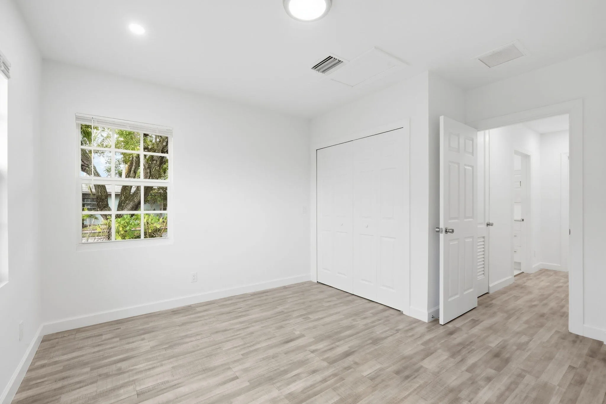 11-web-or-mls-5203_N_Flagler_Dr_07452