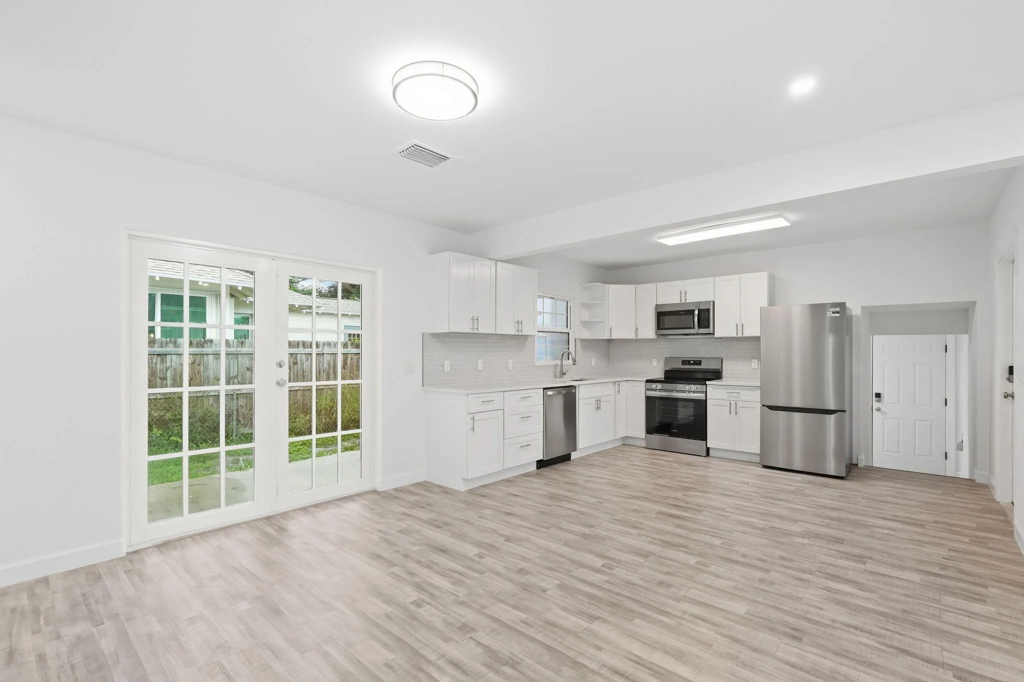 36-web-or-mls-5203_N_Flagler_Dr_07563