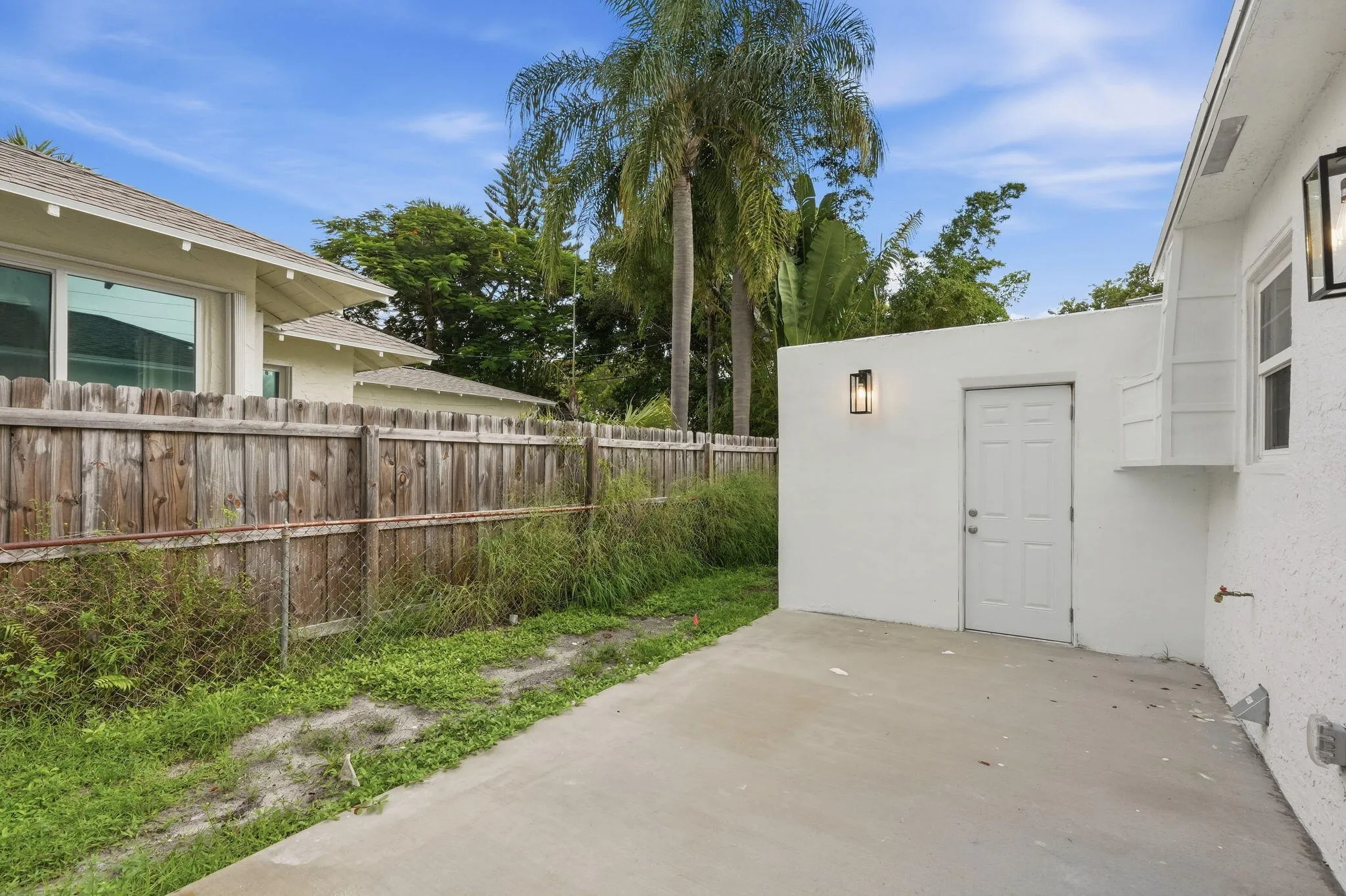 8-web-or-mls-5203_N_Flagler_Dr_07428