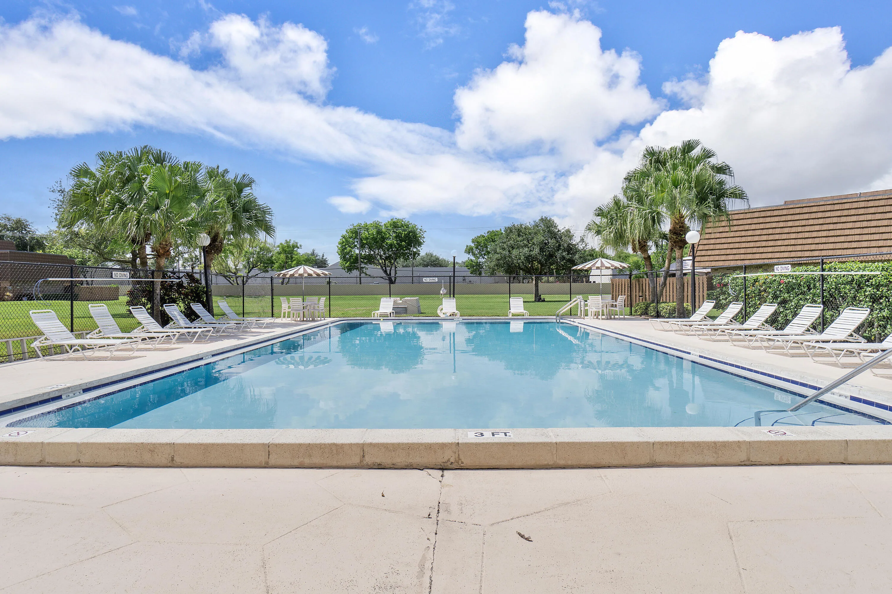 2596 Lakeview Court_053