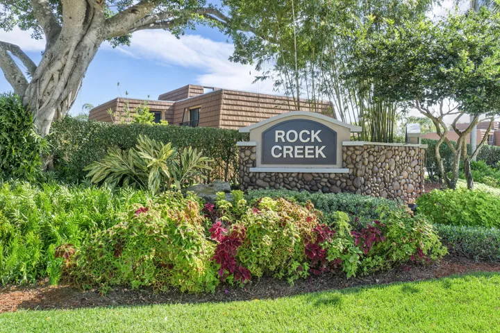 2596 Lakeview Court_008